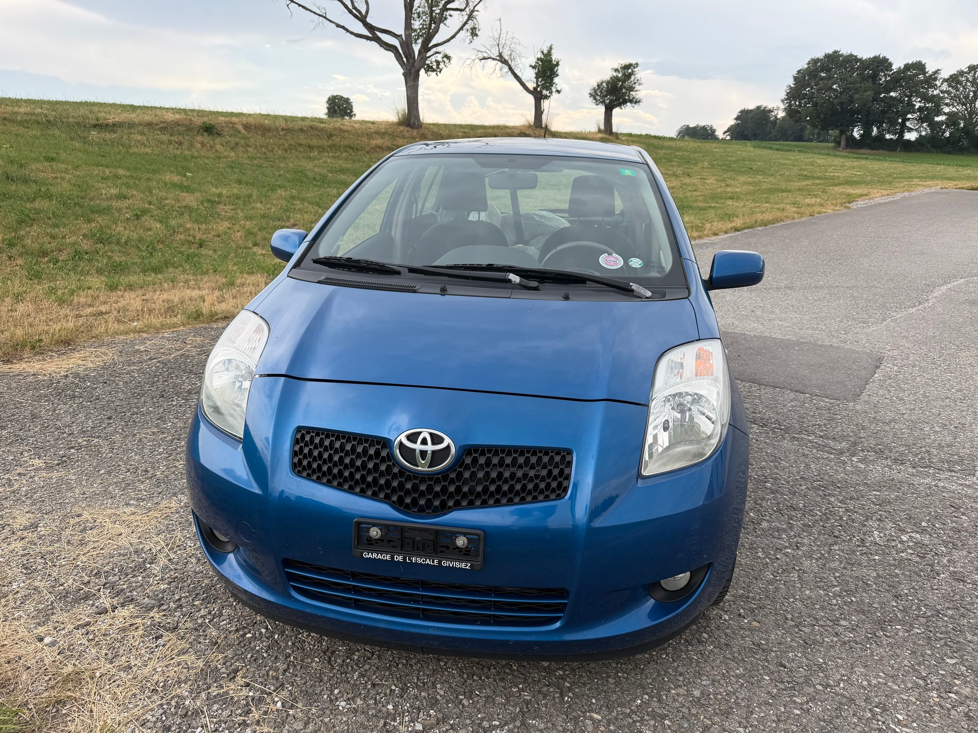 TOYOTA Yaris 1.3 Chic automatique-image-0
