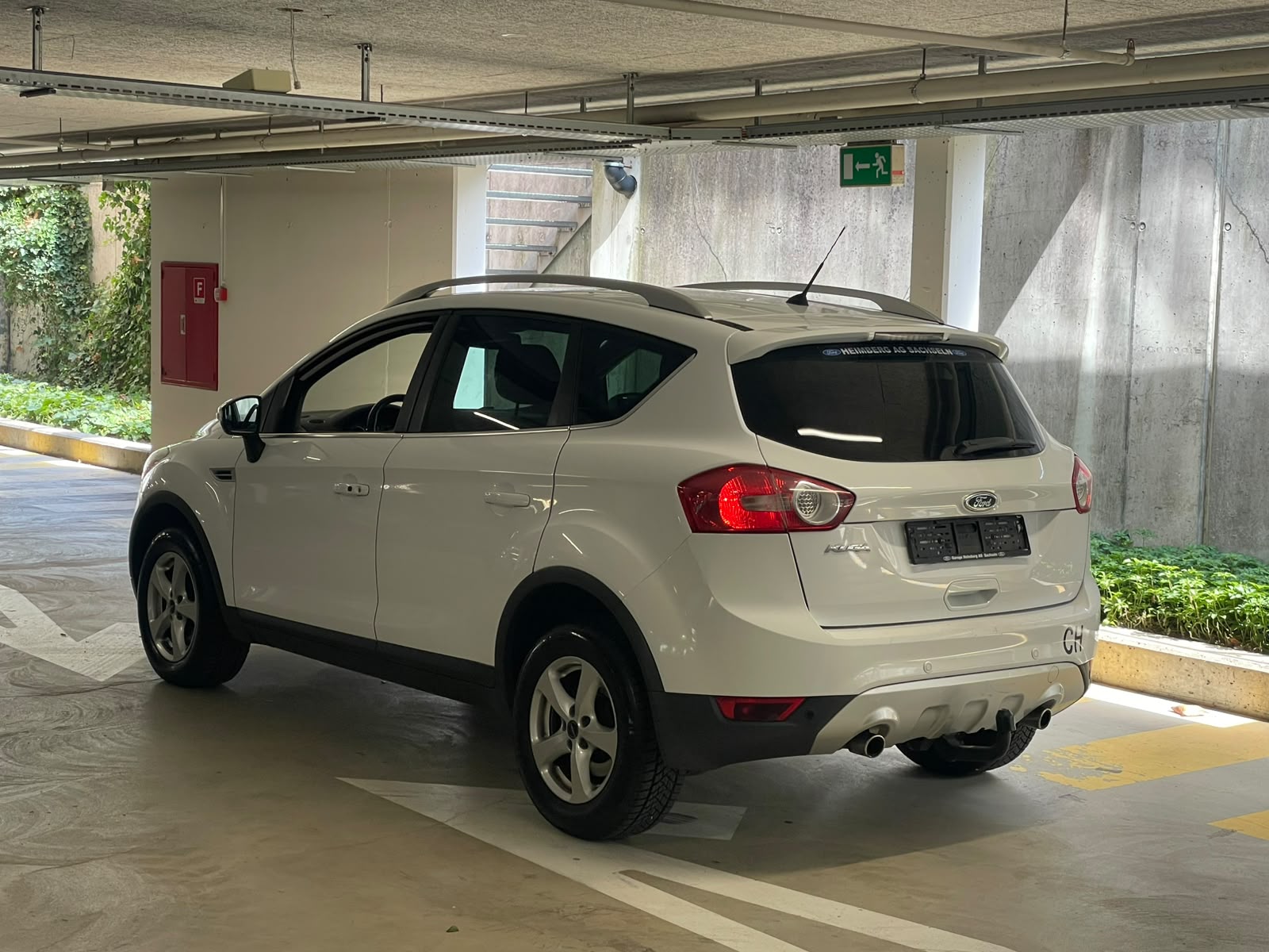 FORD Kuga 2.0 TDCi Titanium 4WD Automatik // MFK NEU-image-3