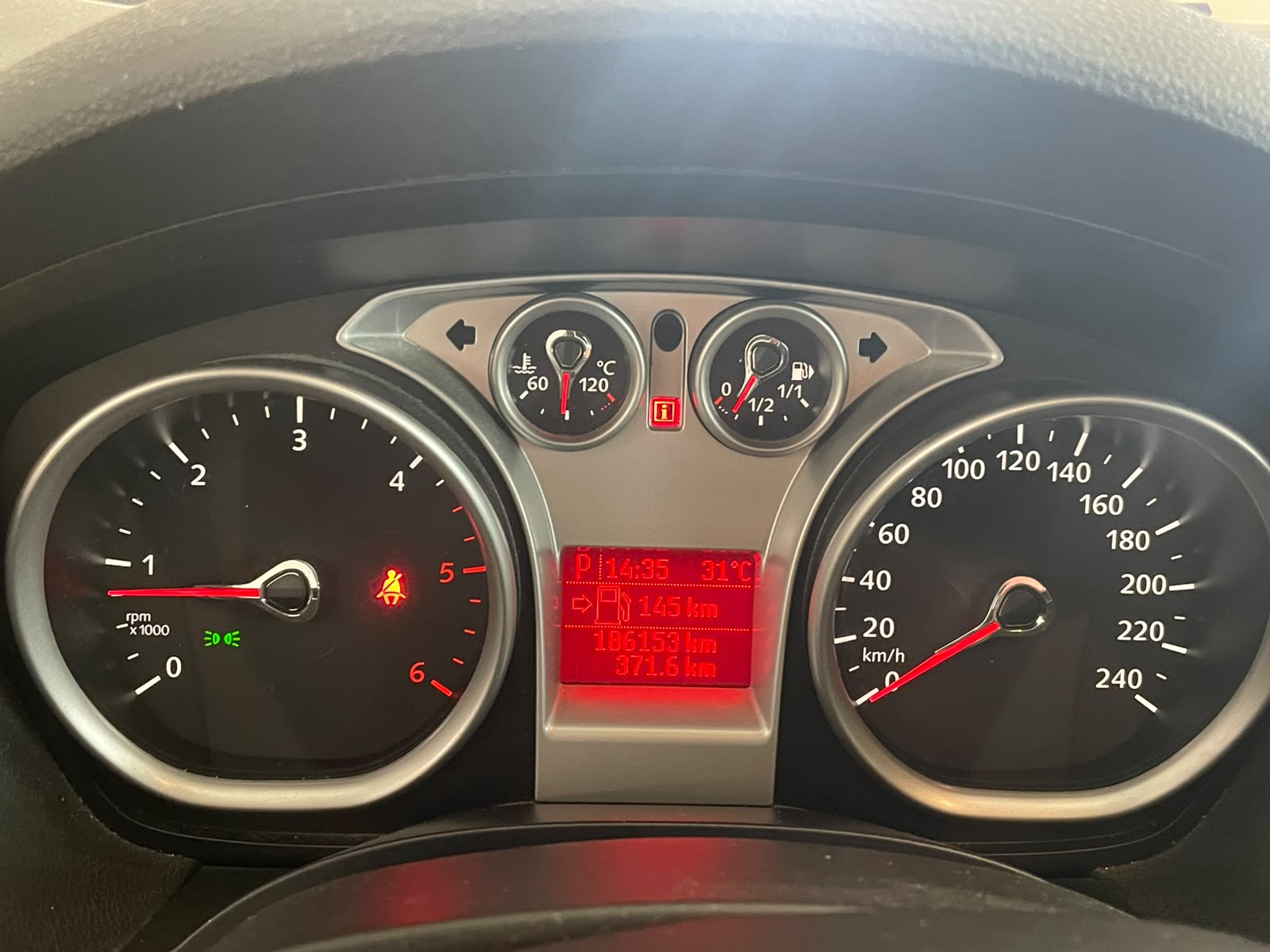 FORD Kuga 2.0 TDCi Titanium 4WD Automatik // MFK NEU-image-7