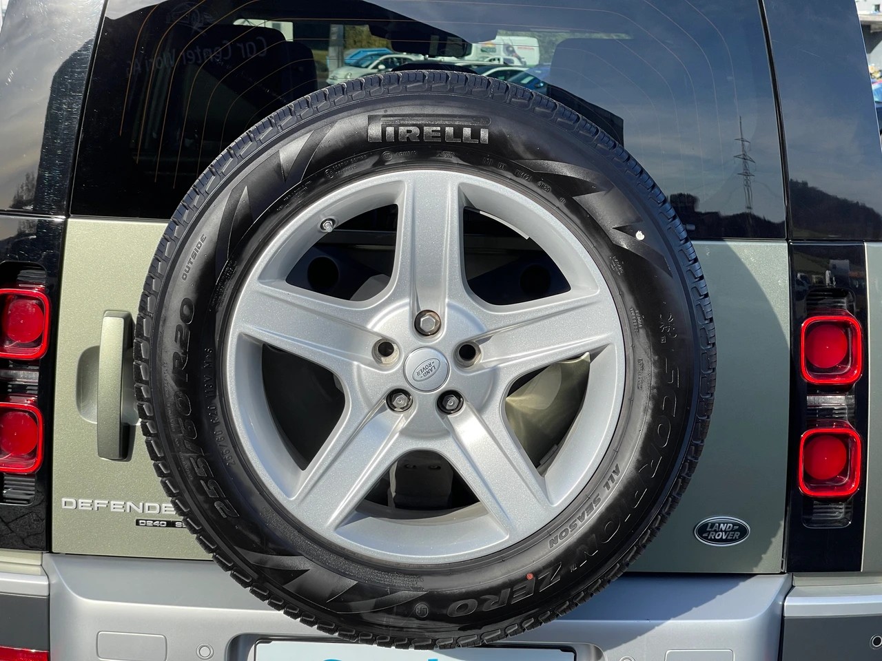 LAND ROVER Defender 110 D240 SD4 SE AT8-image-12