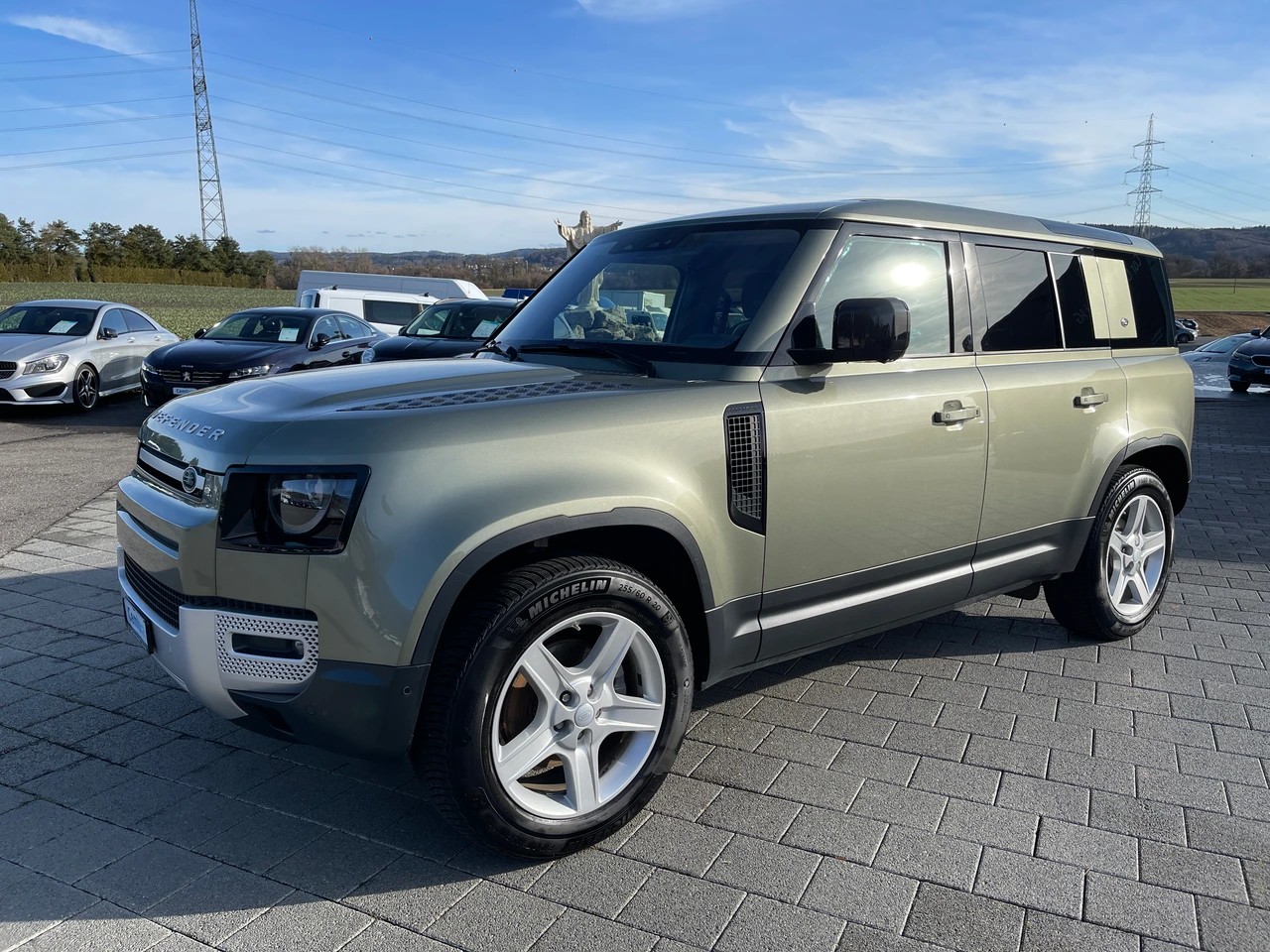 LAND ROVER Defender 110 D240 SD4 SE AT8-image-1