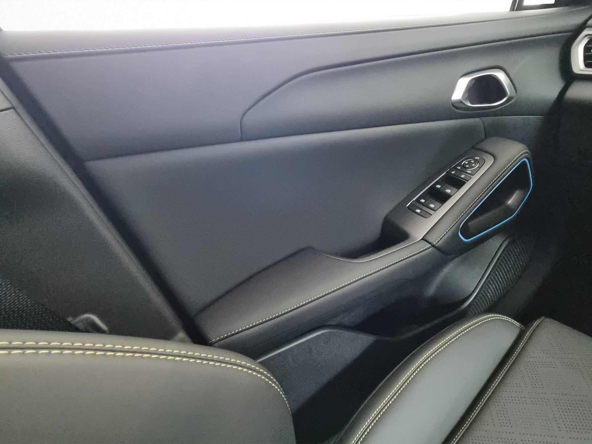 BYD Atto 2 DM-i Boost FWD-image-11