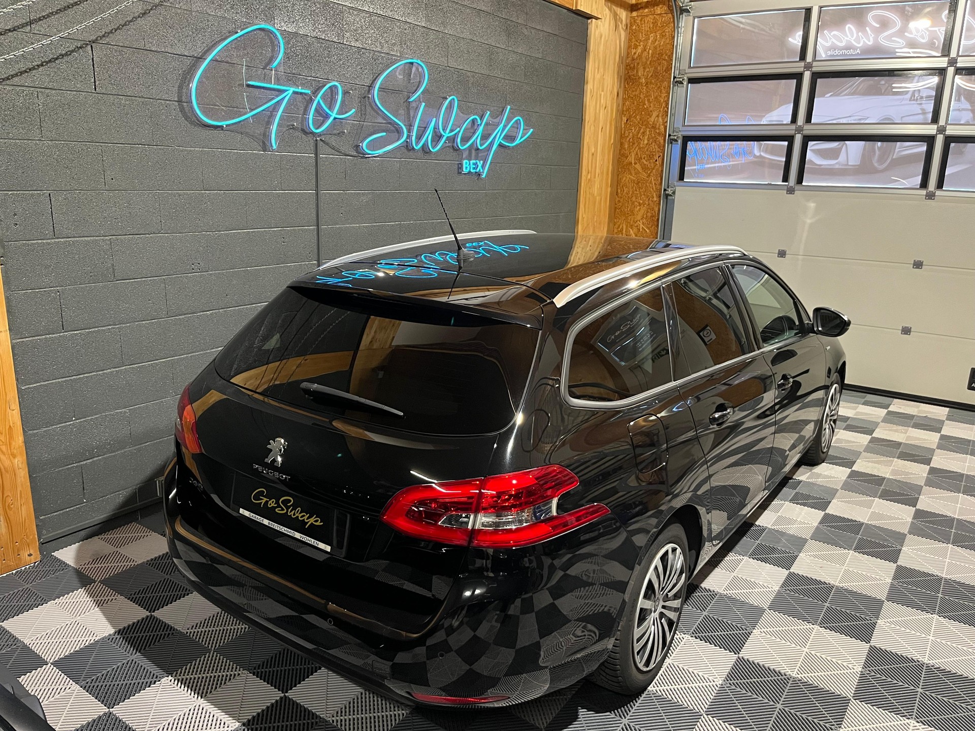 PEUGEOT 308 SW 1.2 Pure Tech Style EAT8-image-3