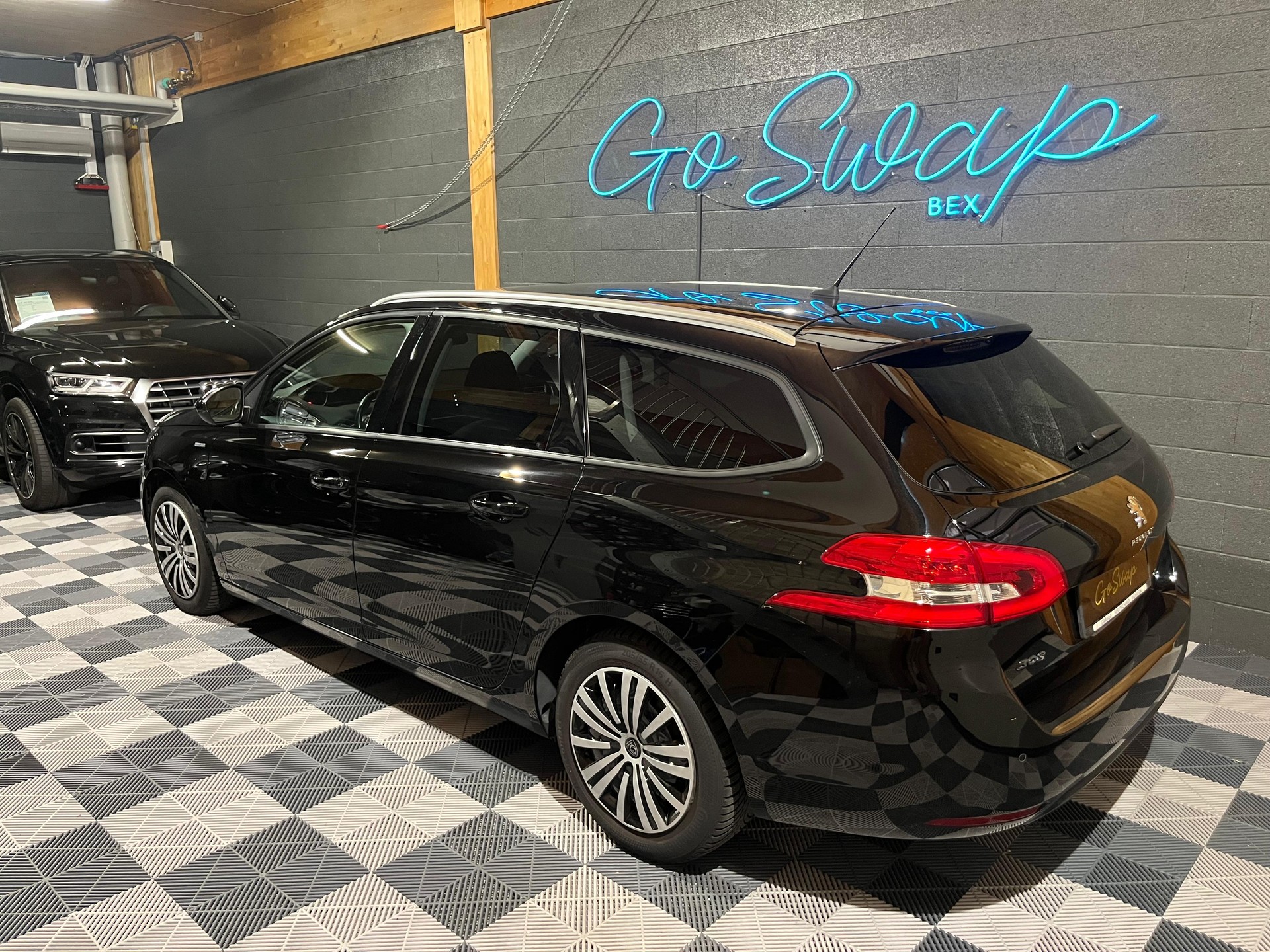 PEUGEOT 308 SW 1.2 Pure Tech Style EAT8-image-7