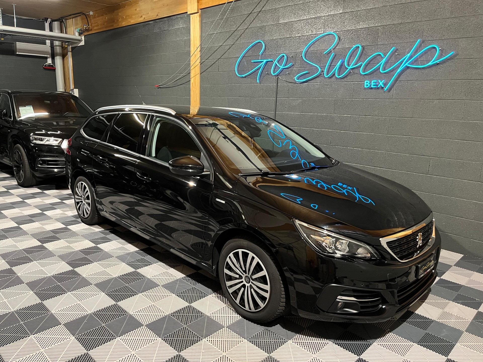 PEUGEOT 308 SW 1.2 Pure Tech Style EAT8-image-0