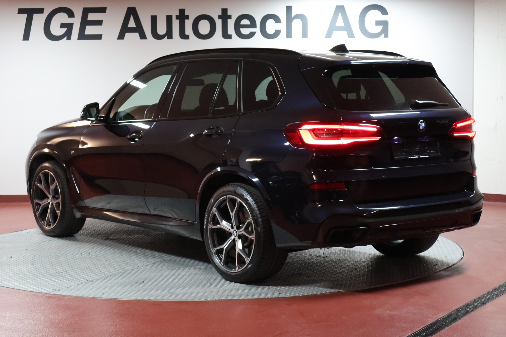 BMW X5 xDrive 48V 30d M Sport Steptronic-image-18