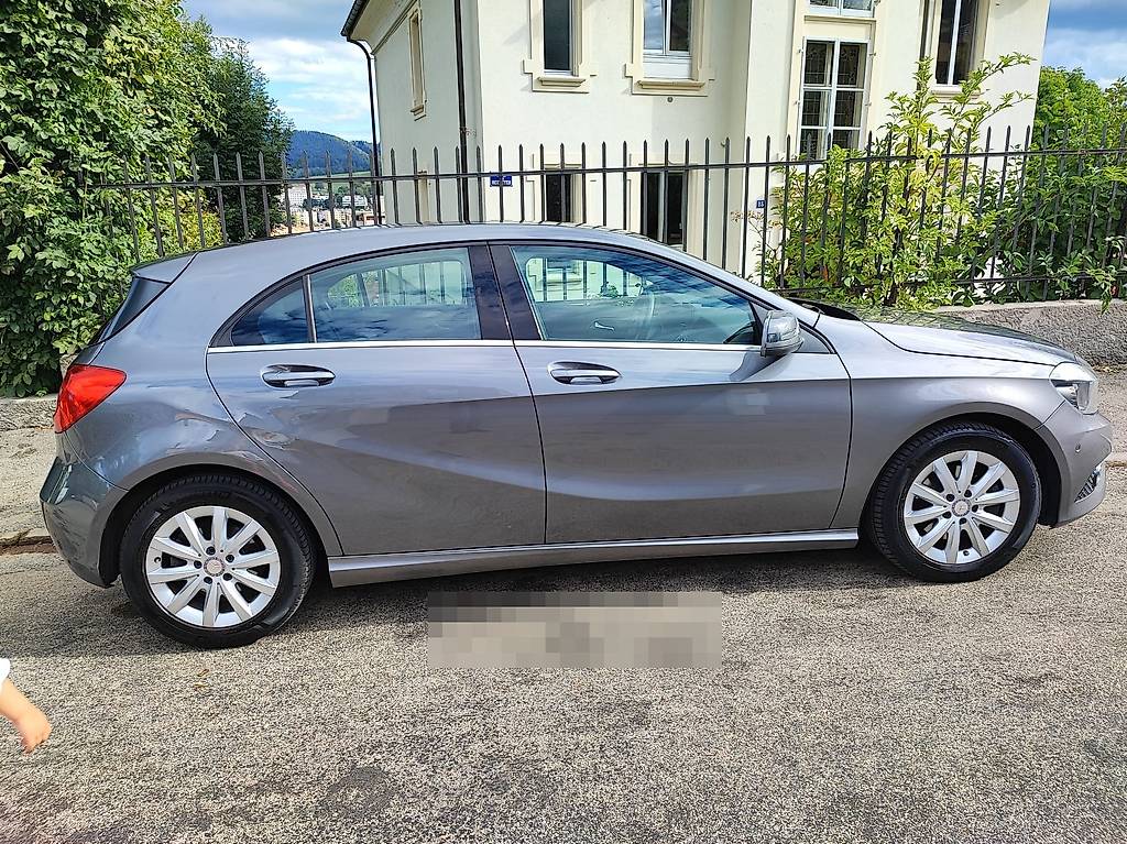 MERCEDES-BENZ A 180-image-1