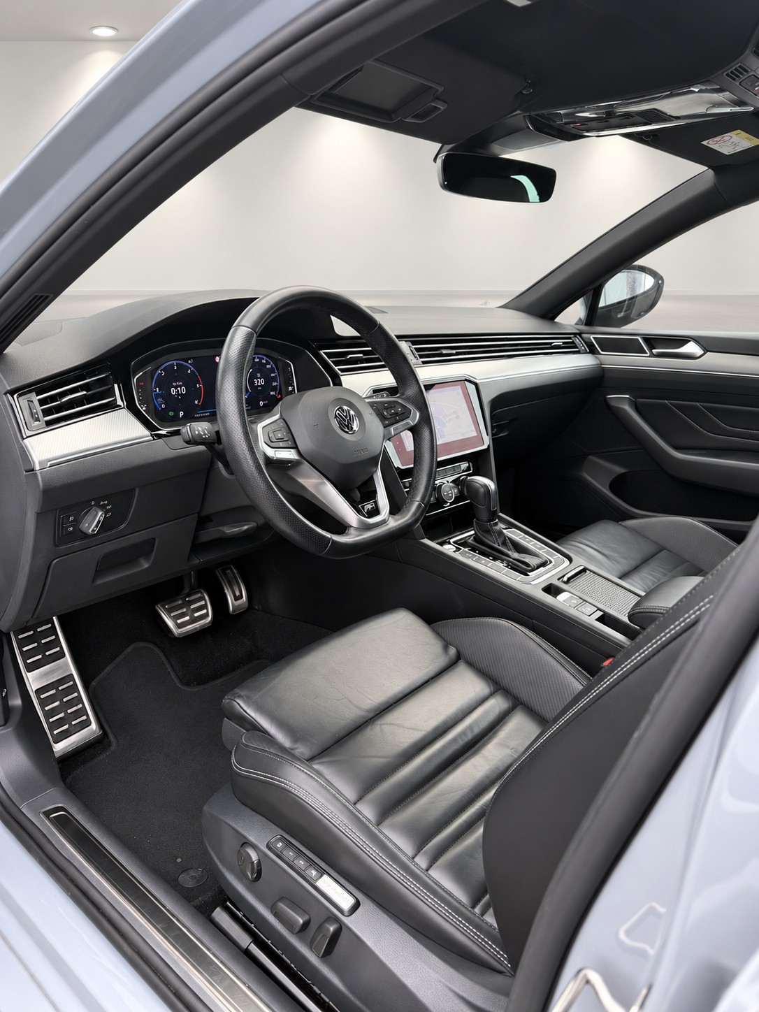 VW Passat 2.0 TDI BMT R-Line Edition 4Motion DSG - NR 1814 / 2000-image-8