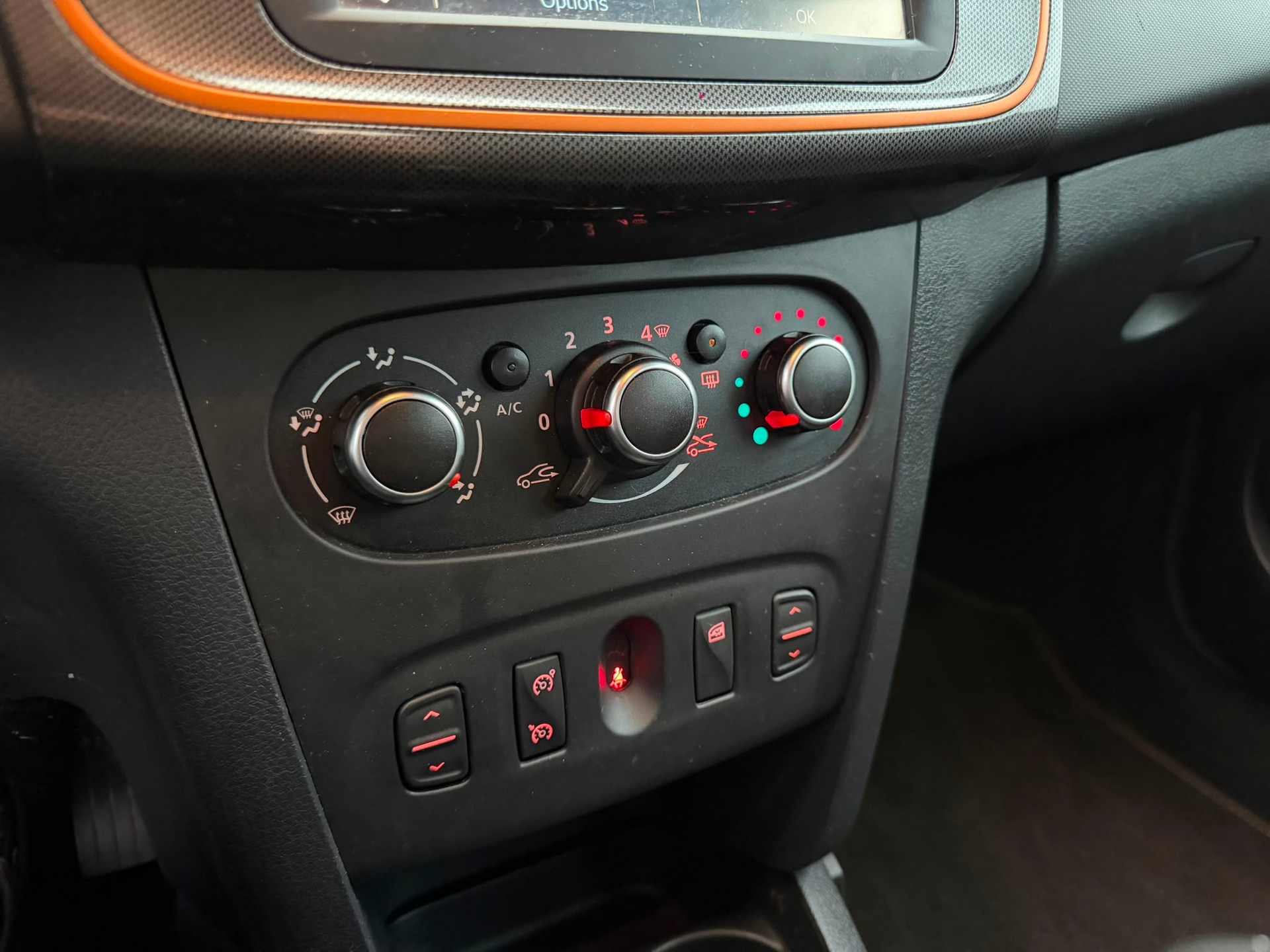 DACIA Sandero Tce 90 Stepway Unlimited expertiser garantie 2 ans 🇨🇭-image-15