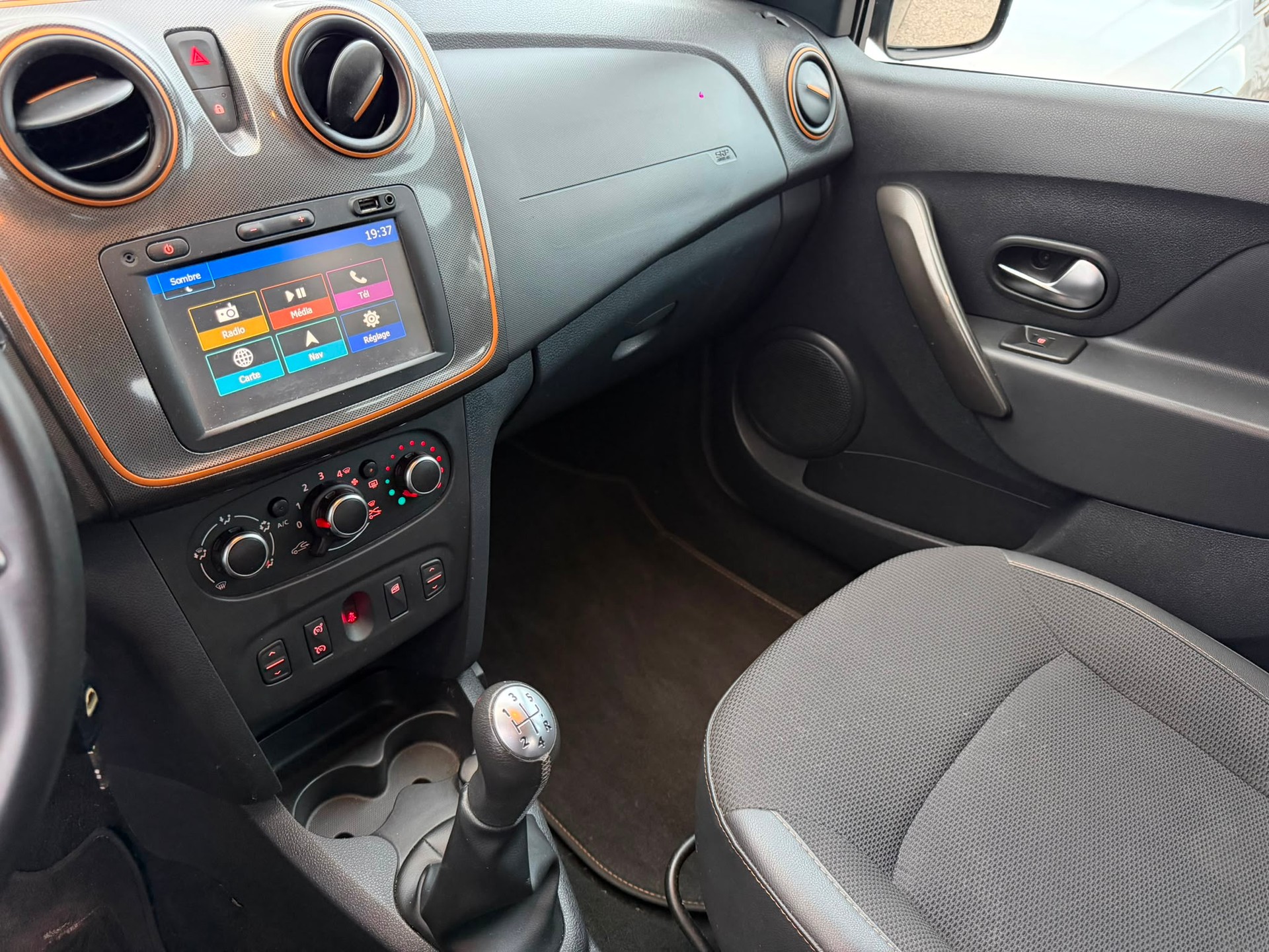 DACIA Sandero Tce 90 Stepway Unlimited expertiser garantie 2 ans 🇨🇭-image-10