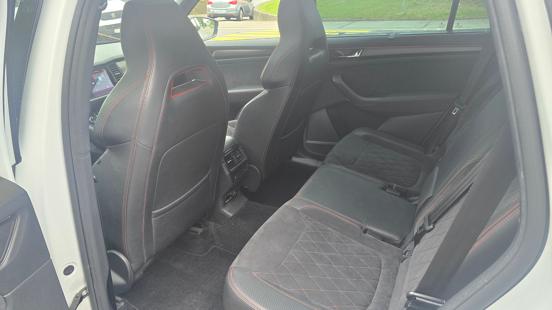 SKODA Kodiaq 2.0 Bi-TDI SCR RS 4x4 DSG-image-9