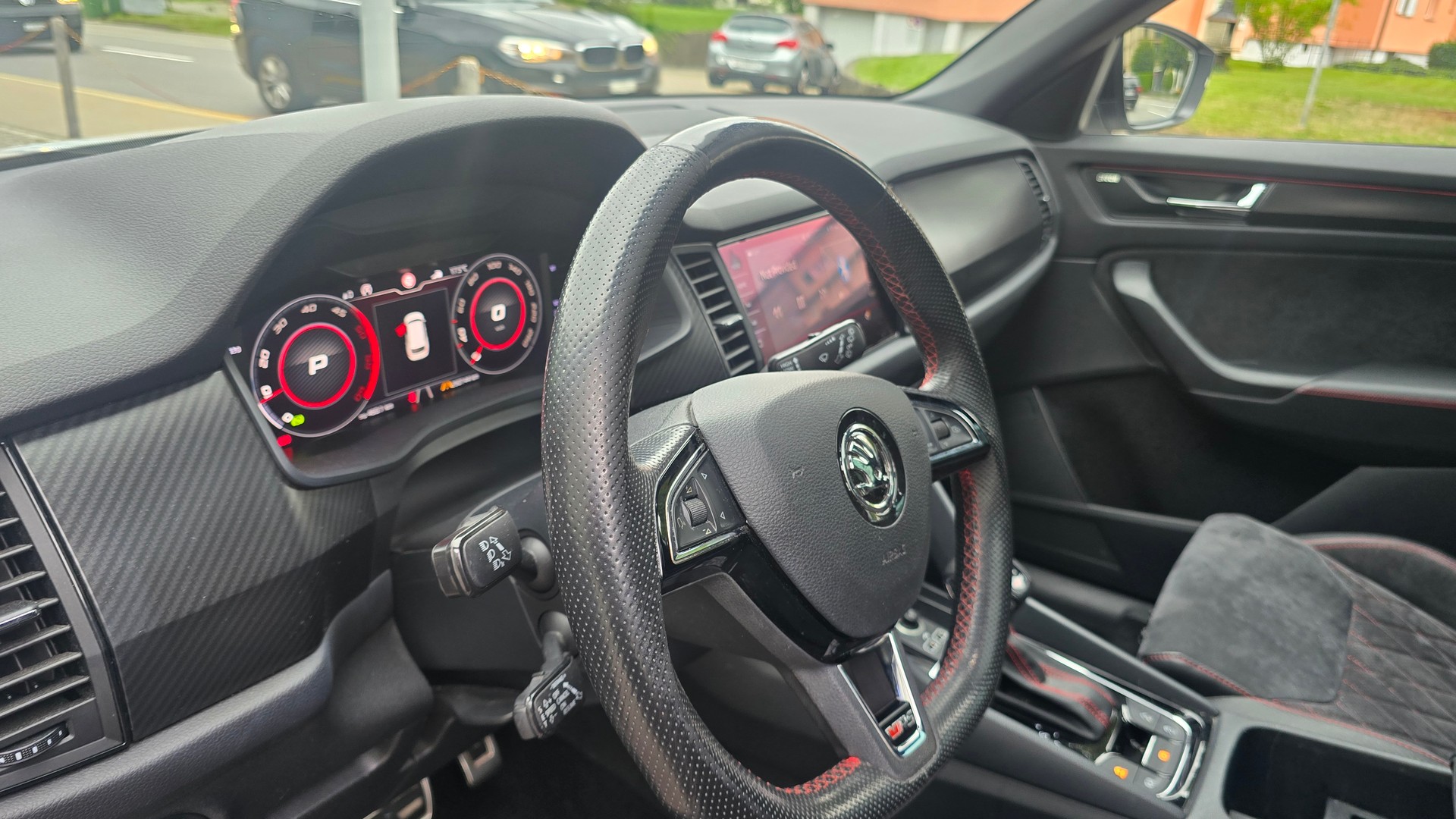 SKODA Kodiaq 2.0 Bi-TDI SCR RS 4x4 DSG-image-14