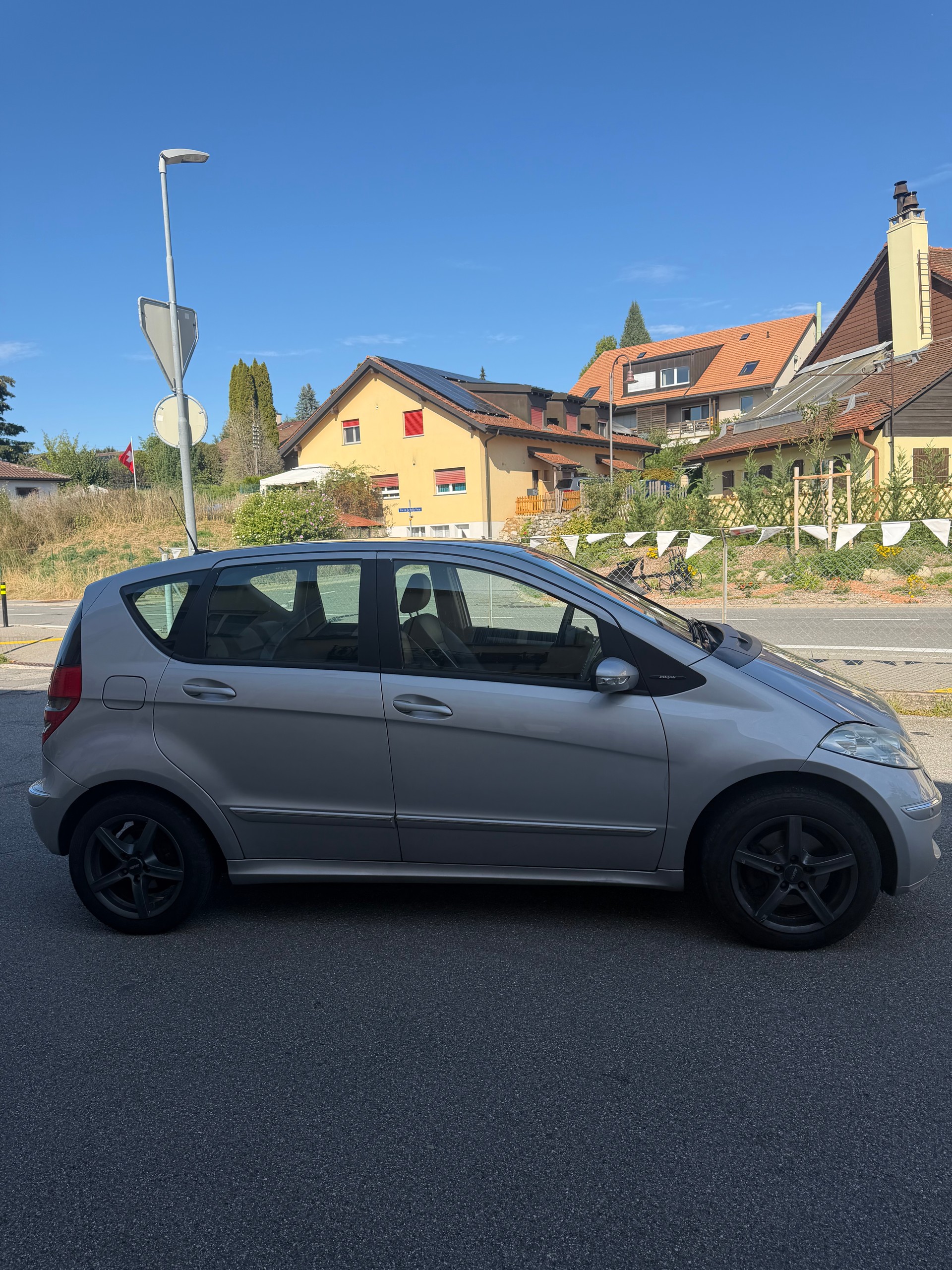 MERCEDES-BENZ A 200 T Avantgarde-image-1