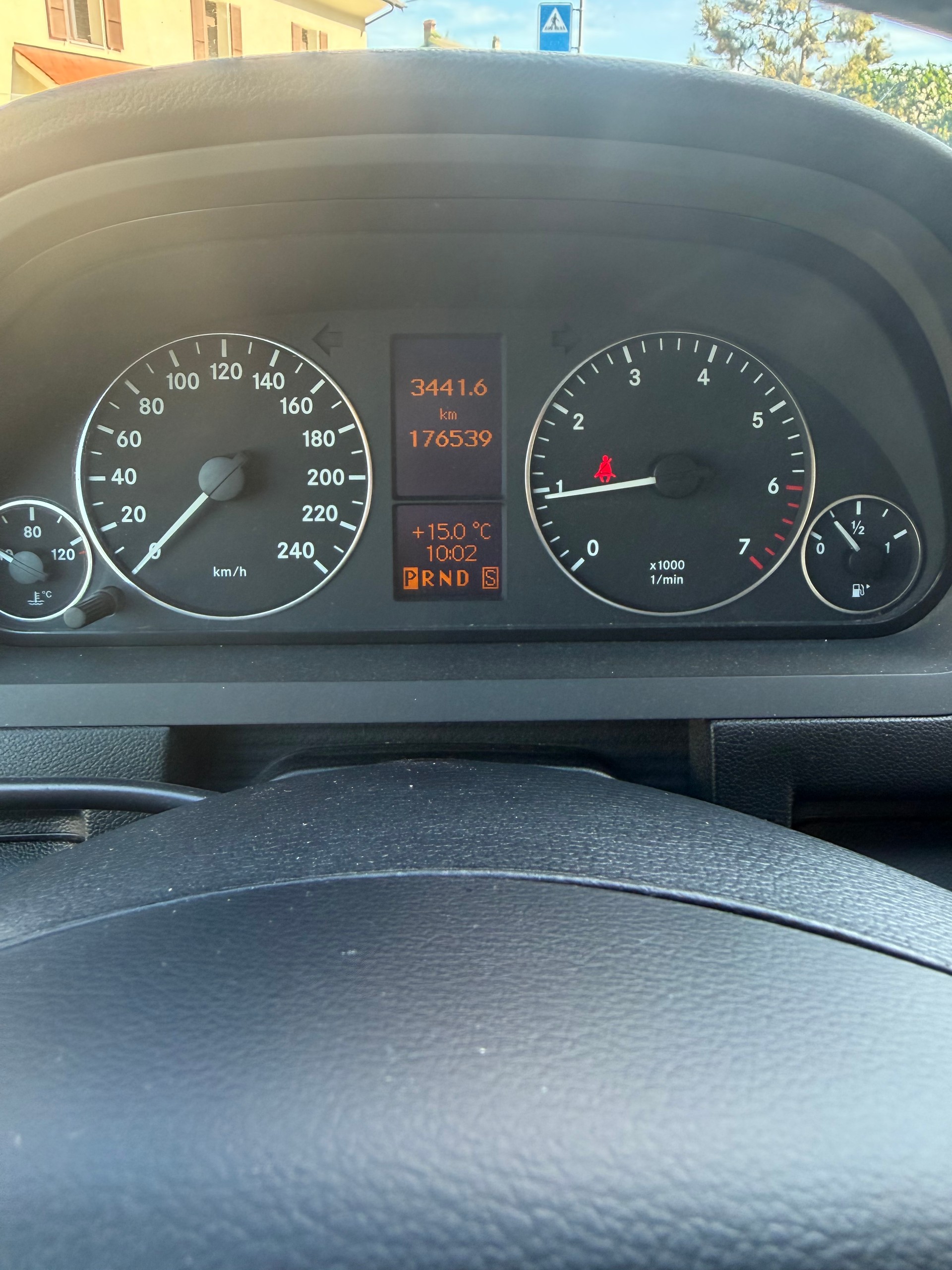 MERCEDES-BENZ A 200 T Avantgarde-image-7
