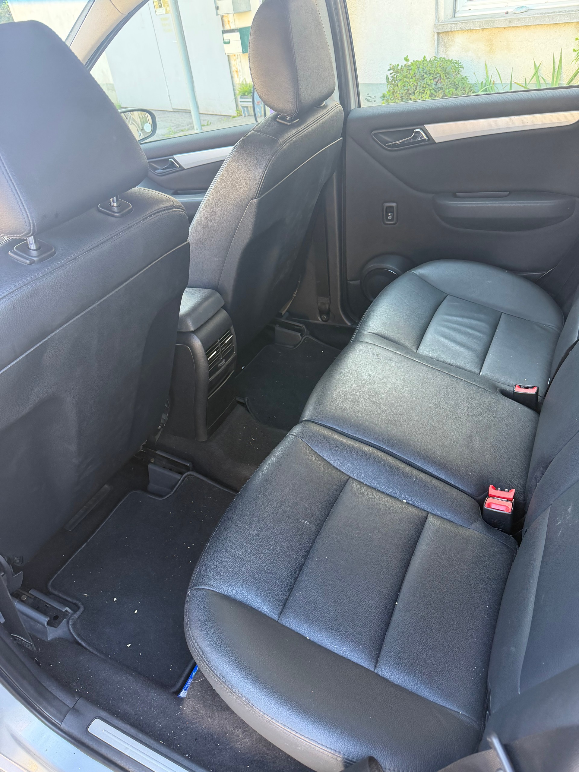 MERCEDES-BENZ A 200 T Avantgarde-image-6