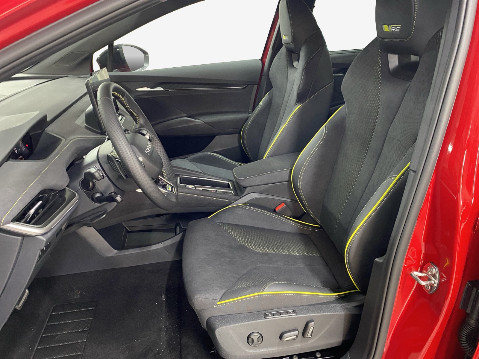 SKODA Elroq RS 4x4-image-7