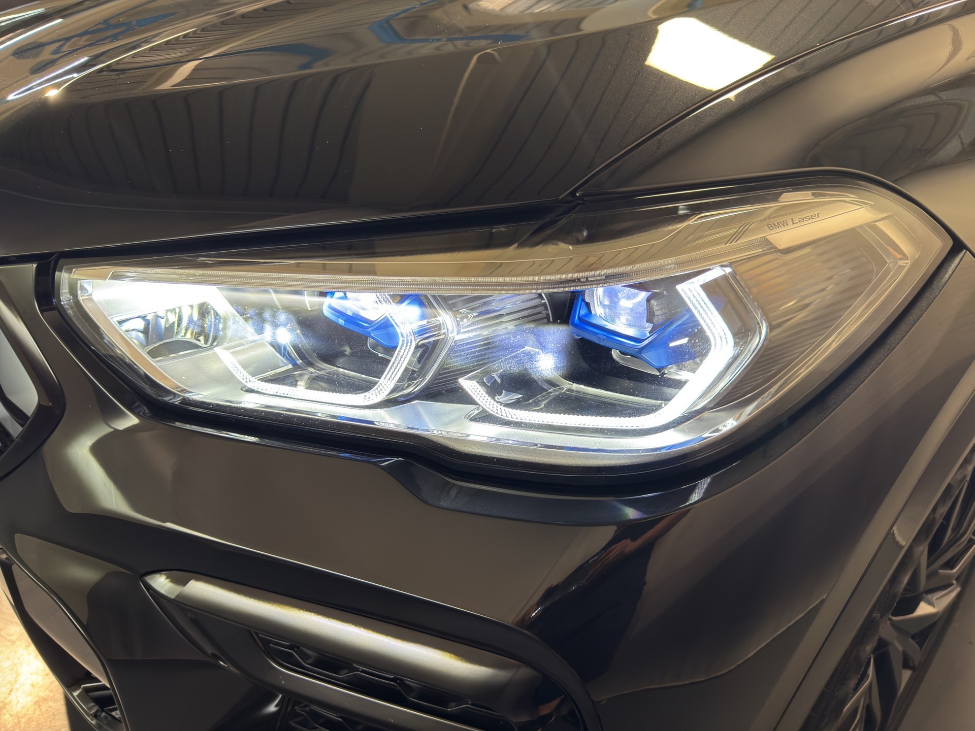 BMW X6 M50i-image-6