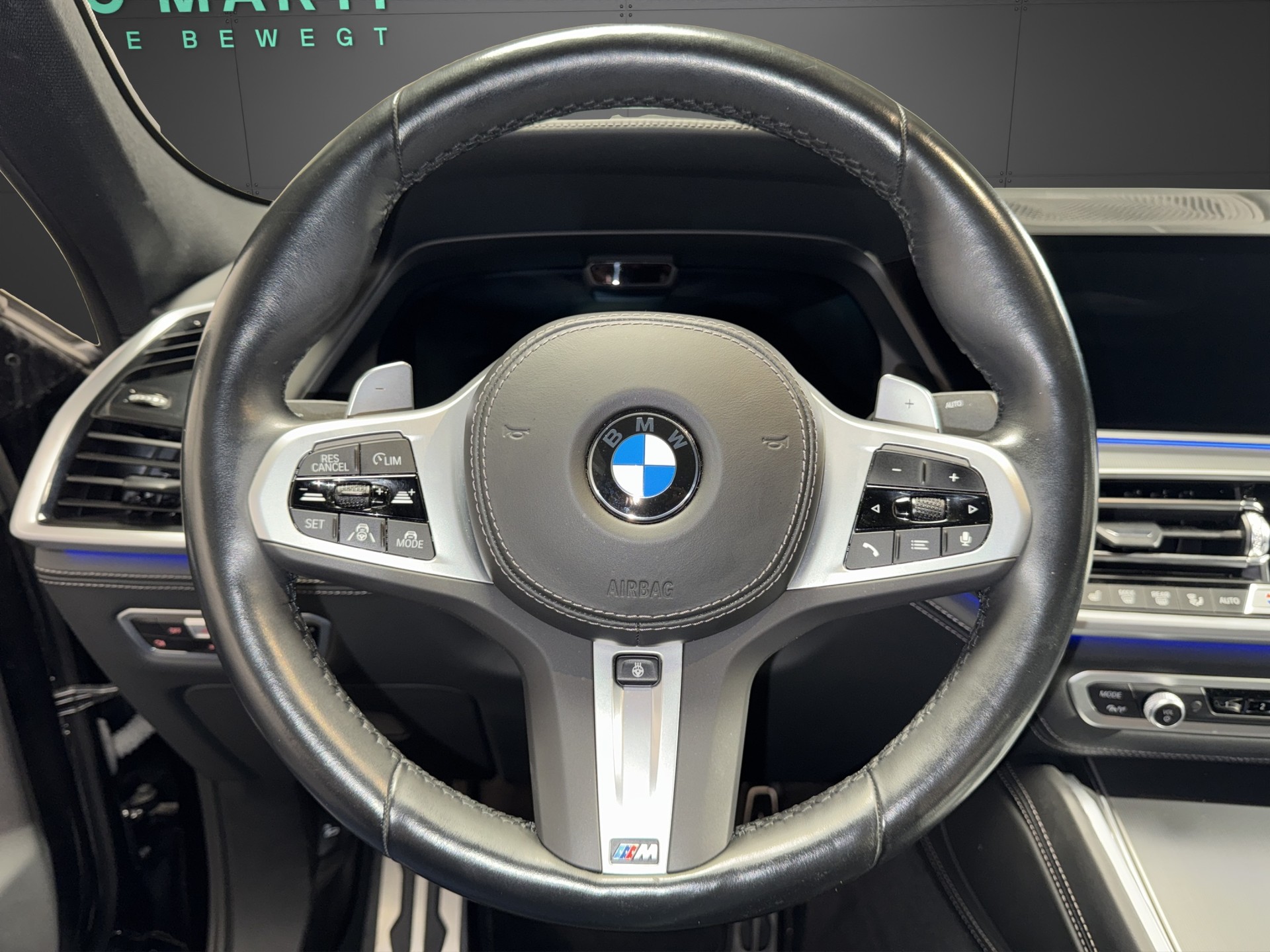 BMW X6 M50i-image-13