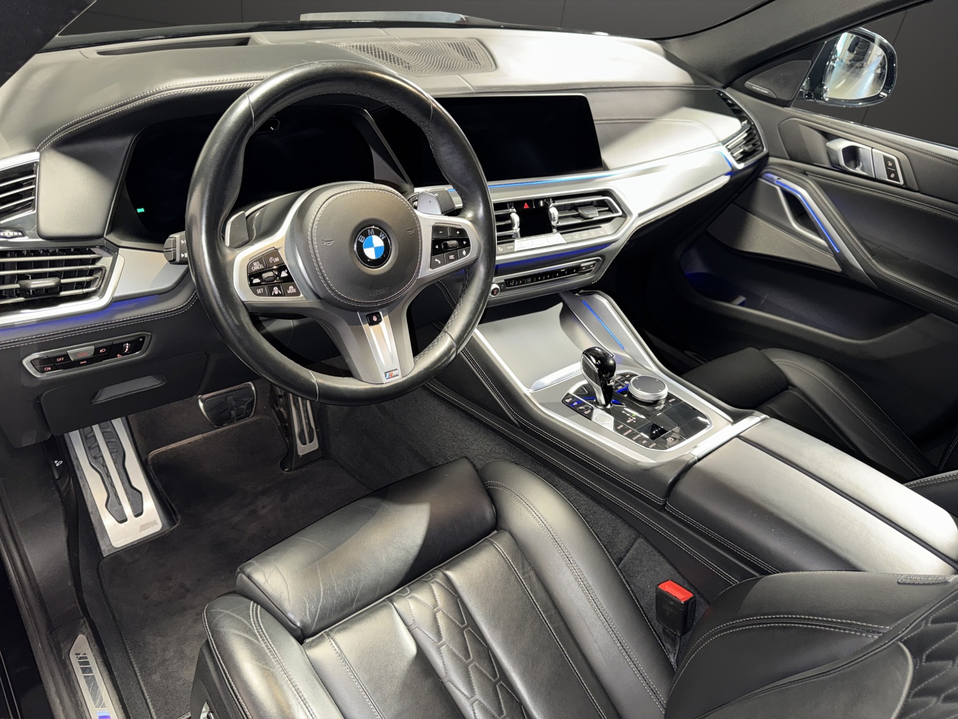 BMW X6 M50i-image-7