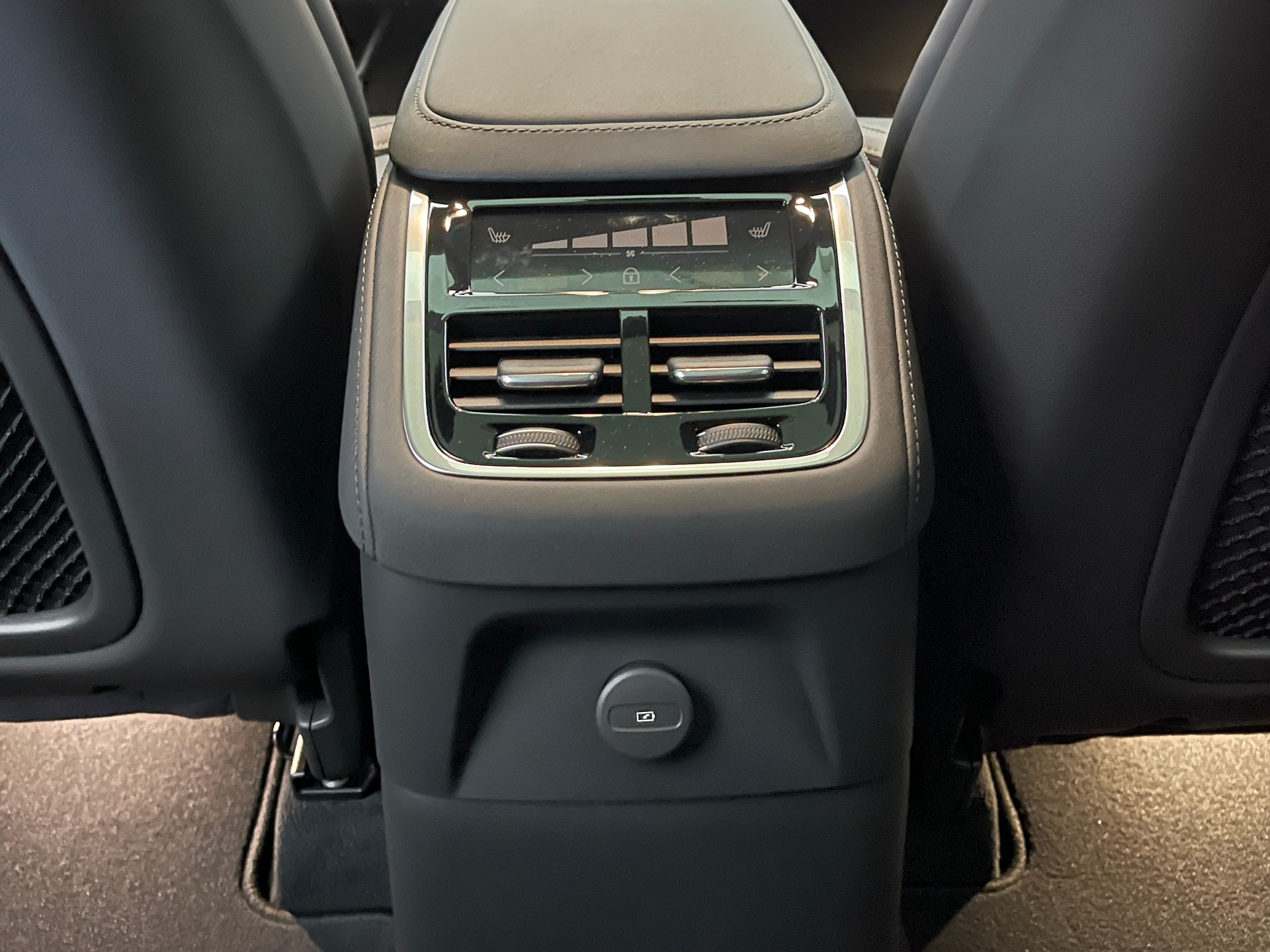 VOLVO XC90 2.0 T8 TE Ultra Bright eAWD-image-9