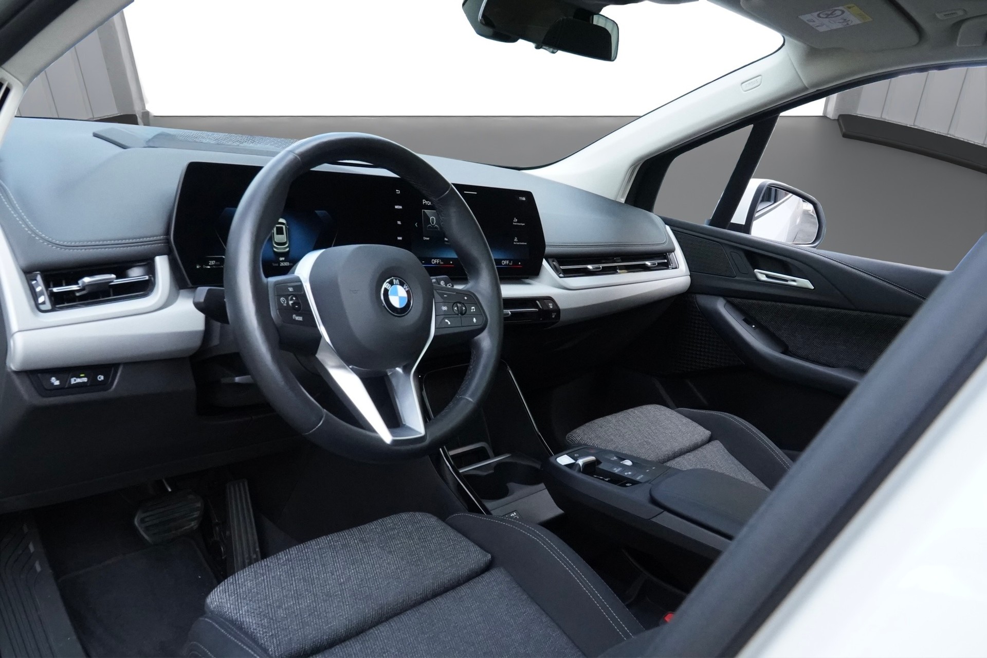 BMW 223d Active Tourer xDrive DKG *CH Fahrzeug/Werksgarantie/Gratis-Service/AHK*-image-8
