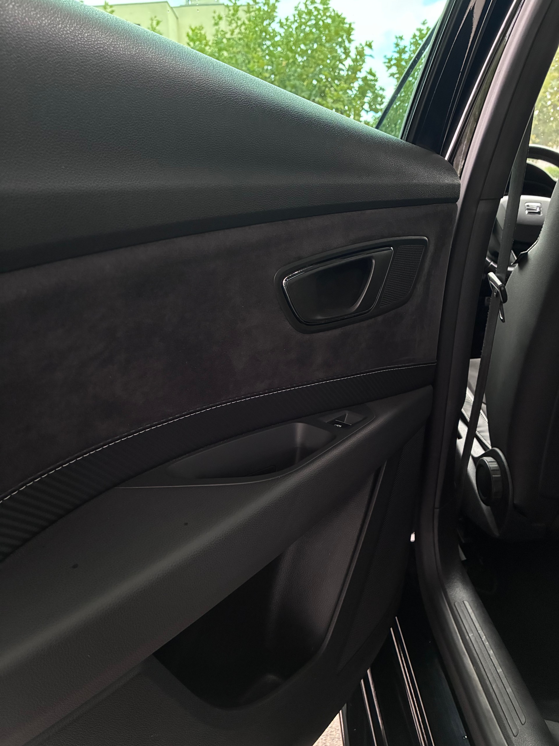 SEAT 2.0 TSI 370 Cupra 4Drive DSG-image-5