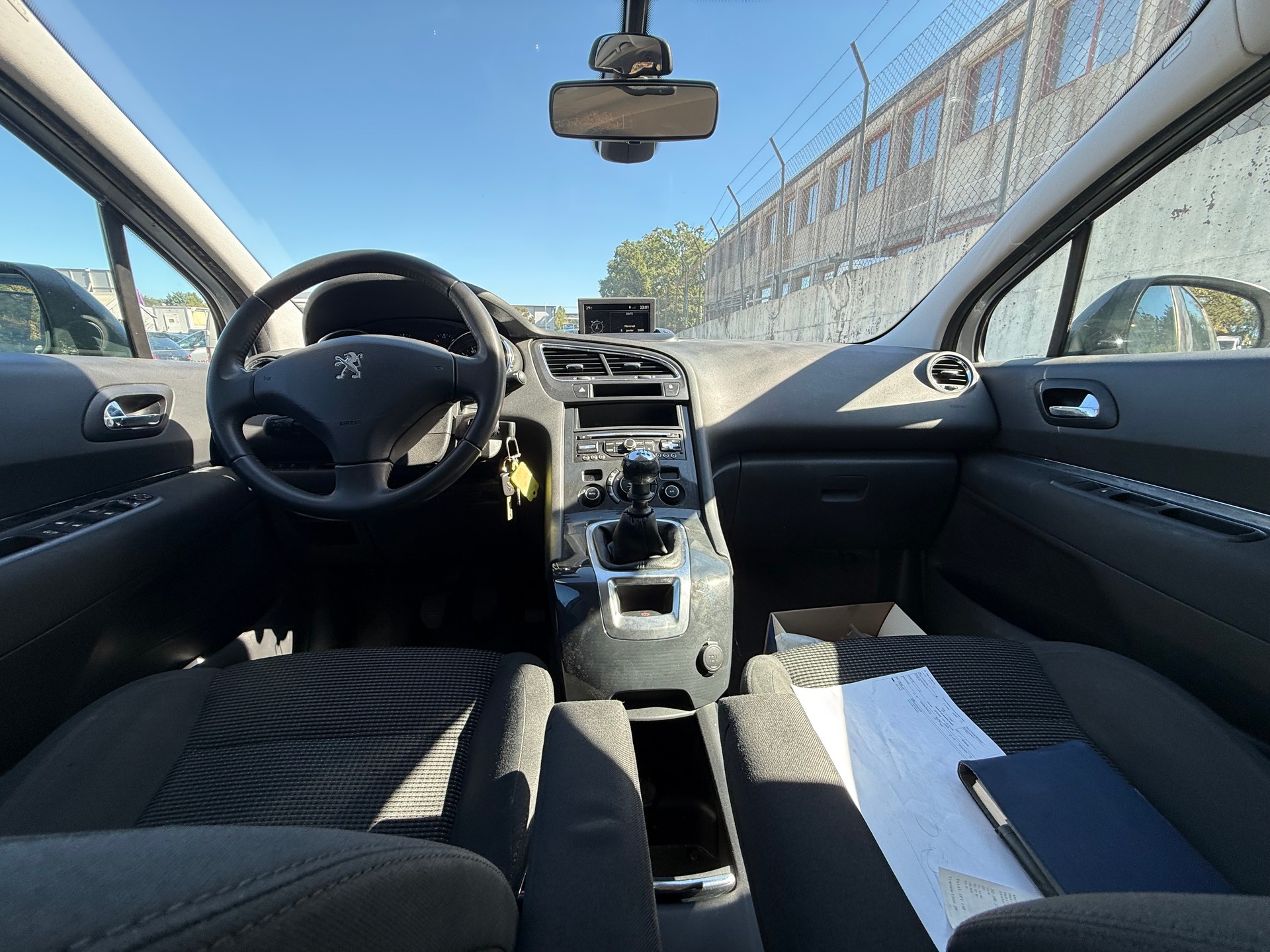 PEUGEOT 5008 1.6 16V T Active-image-7