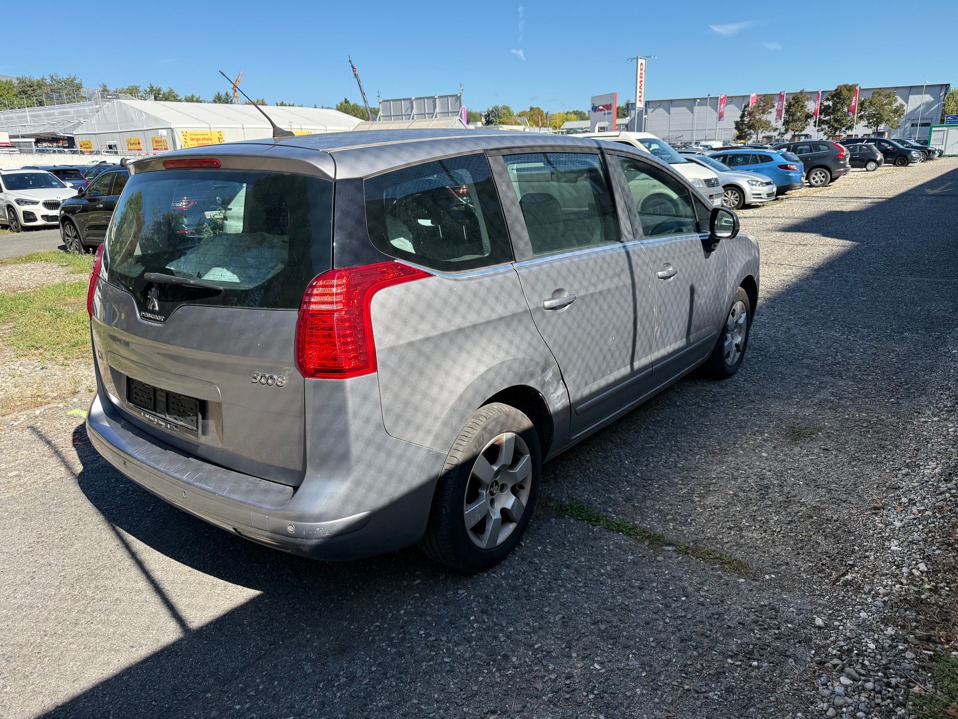 PEUGEOT 5008 1.6 16V T Active-image-4