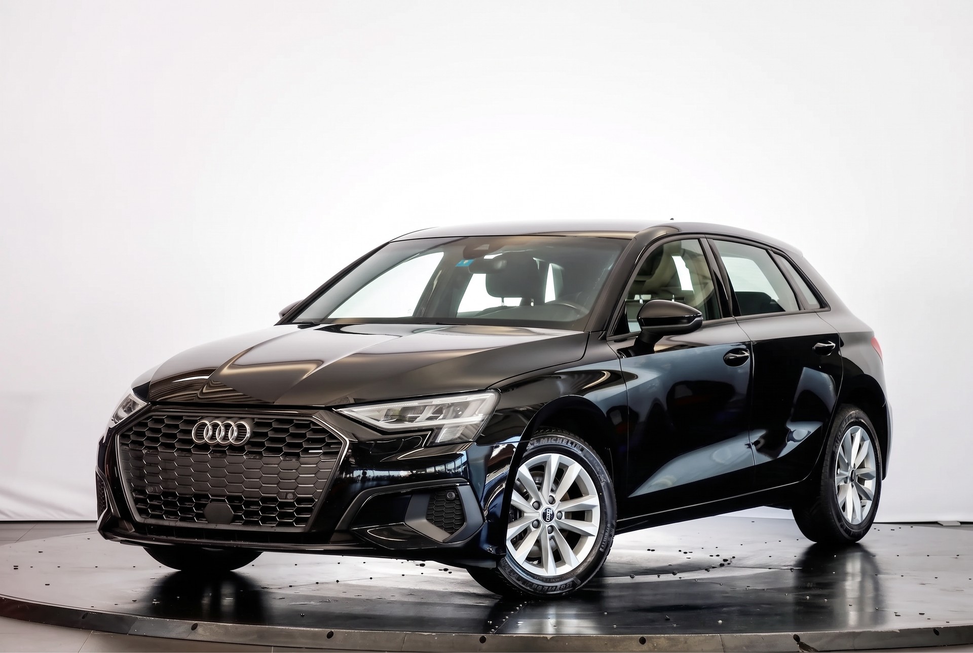 AUDI A3 Sportback 35 TFSI Audi drive select / Smartphone interface / Non-fumeur-image-3
