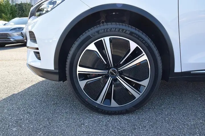 BYD Tang Flagship 4 x 4 / 7-Sitzer-image-10