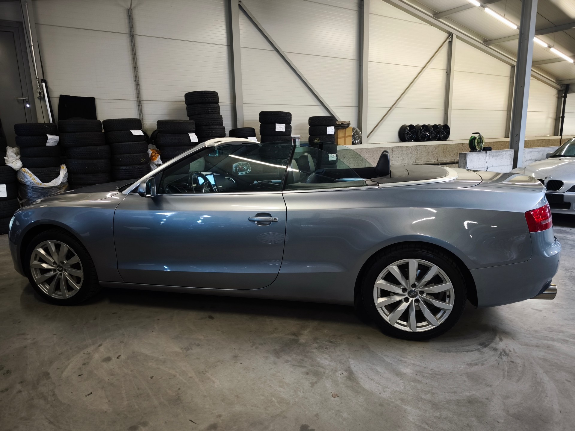 AUDI A5 Cabriolet 3.2 FSI multitronic-image-6