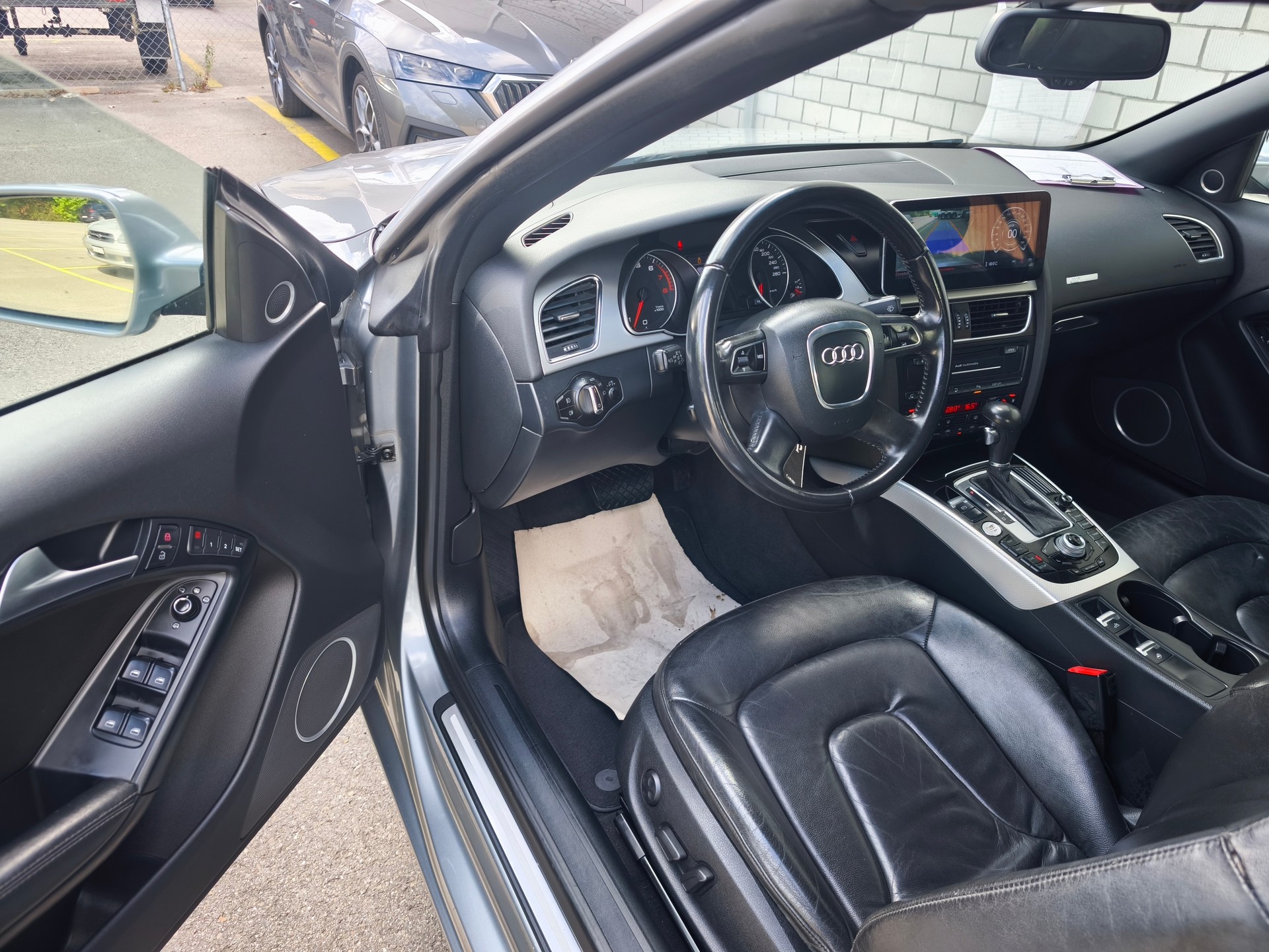 AUDI A5 Cabriolet 3.2 FSI multitronic-image-10