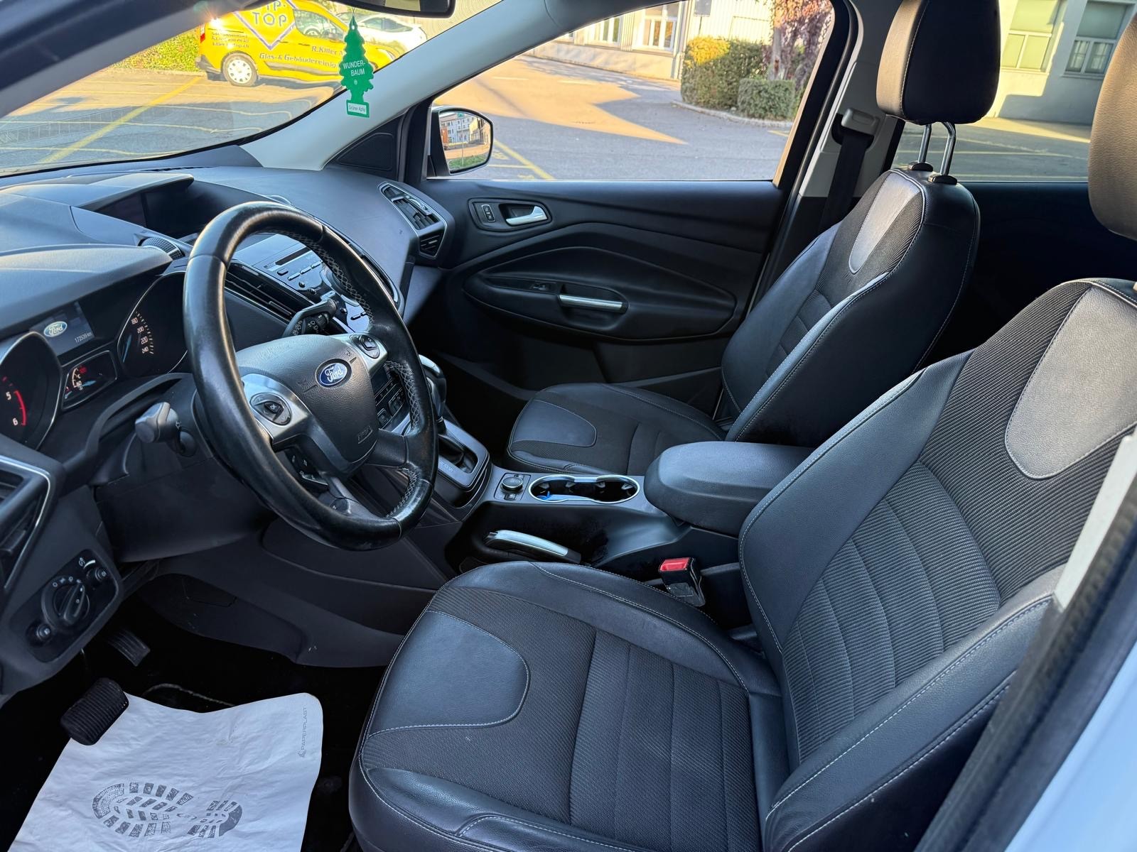 FORD Kuga 2.0 TDCi Carving 4WD PowerShift-image-9