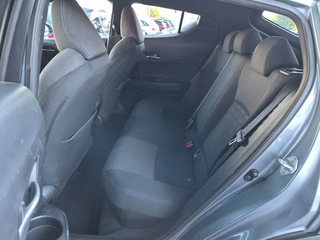 TOYOTA C-HR 1.8 HSD CVT Trend-image-8