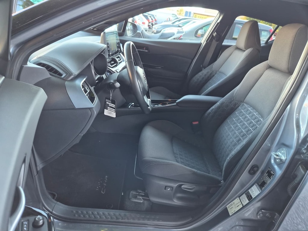 TOYOTA C-HR 1.8 HSD CVT Trend-image-7