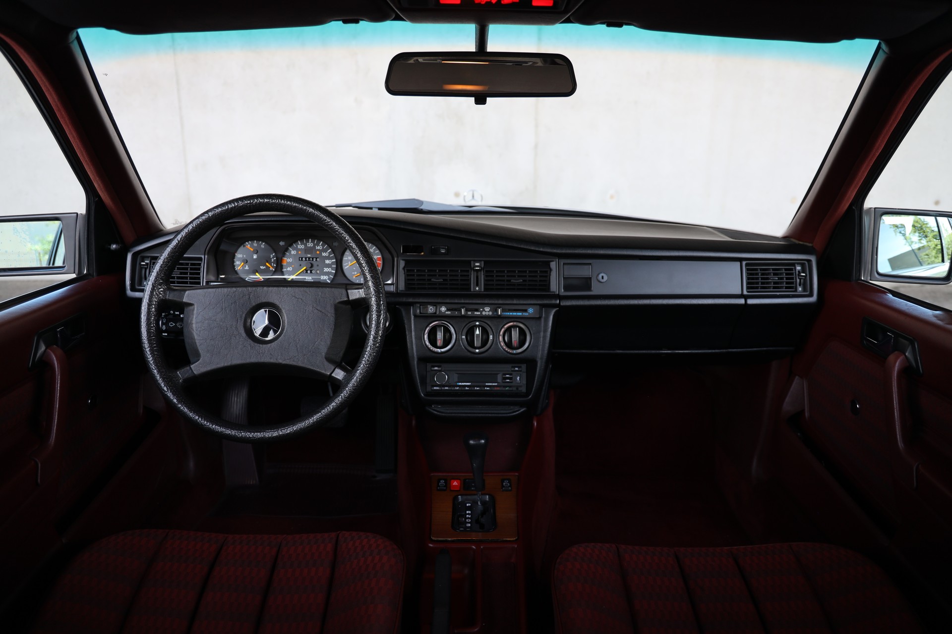 MERCEDES-BENZ 190E-image-6