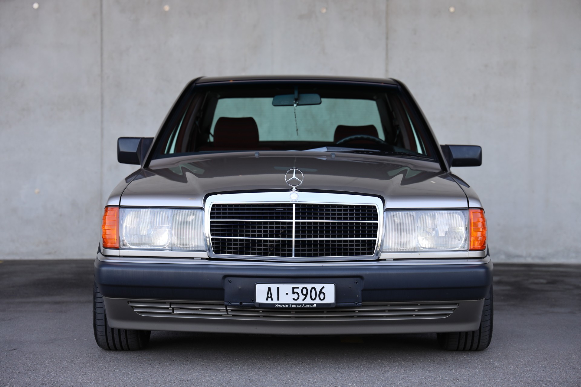 MERCEDES-BENZ 190E-image-1