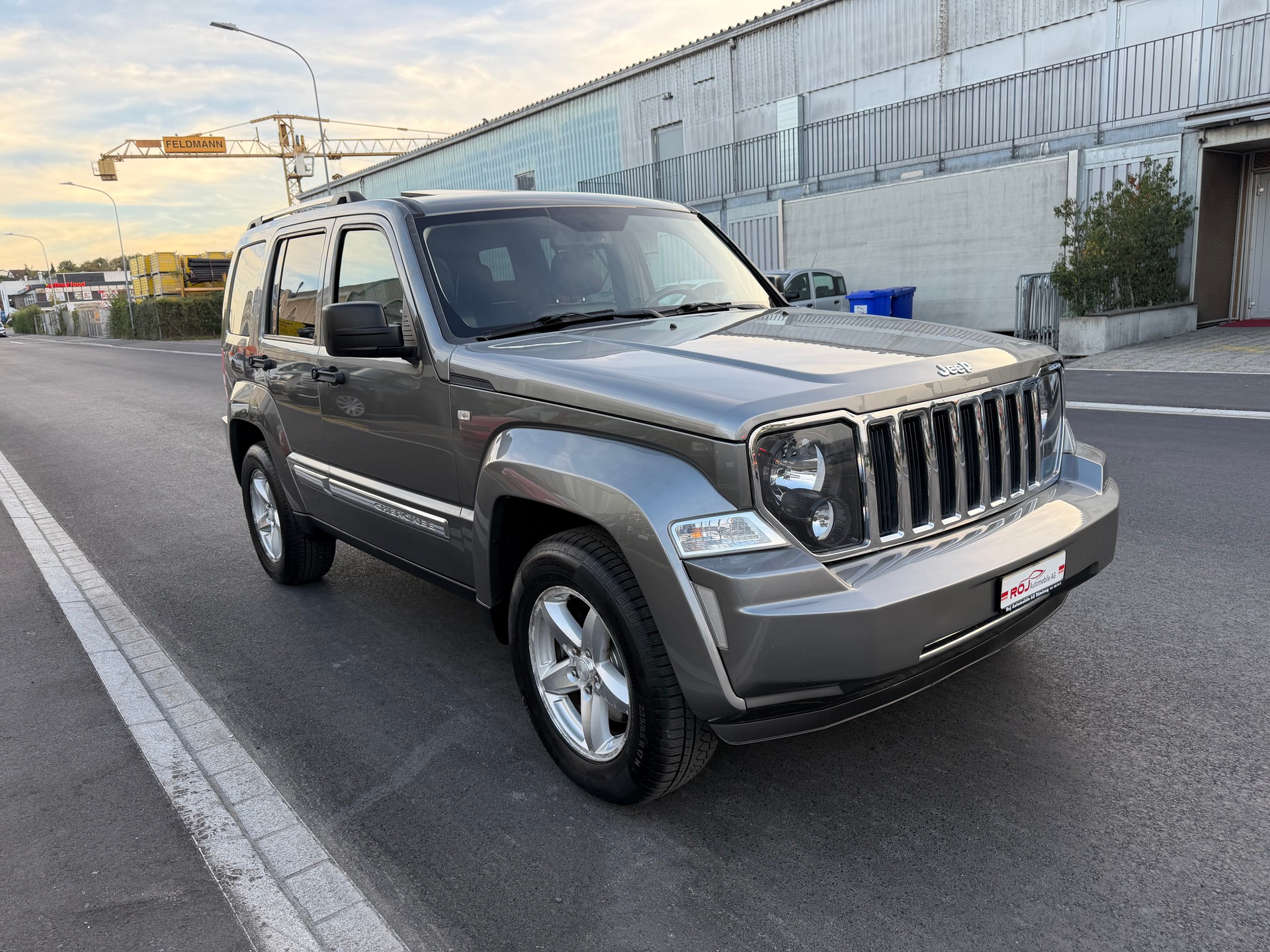 JEEP Cherokee 2.8 CRD Limited Automatic-image-3