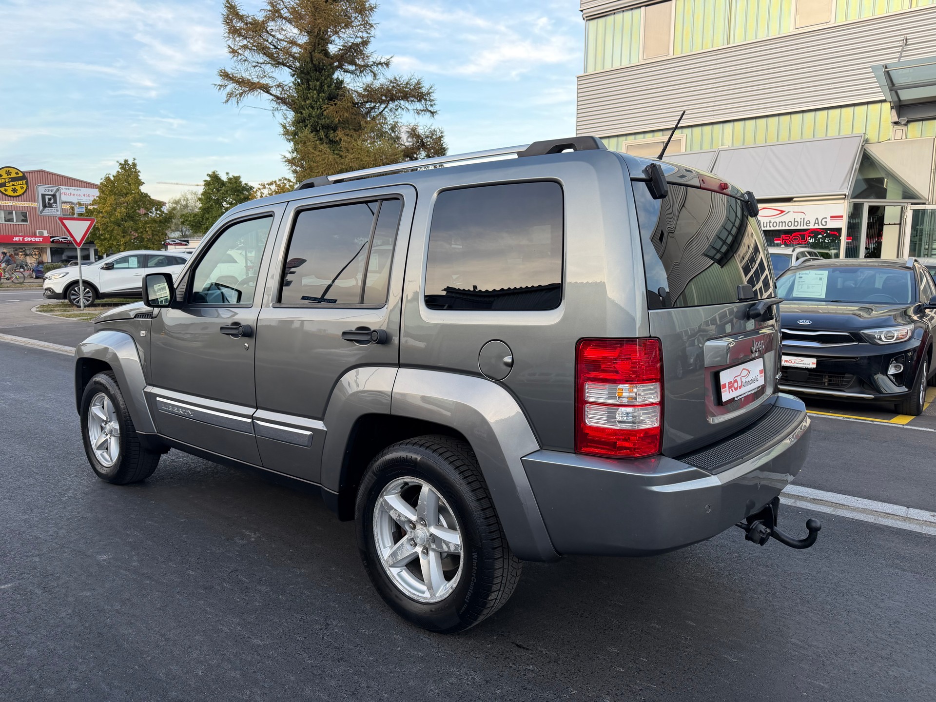 JEEP Cherokee 2.8 CRD Limited Automatic-image-6