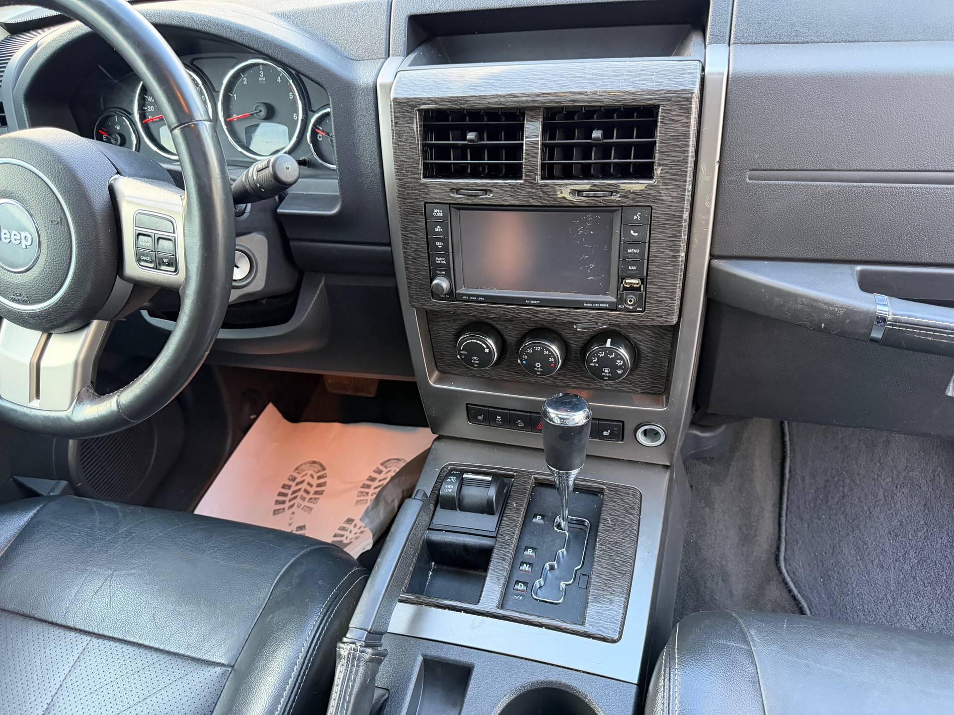 JEEP Cherokee 2.8 CRD Limited Automatic-image-16
