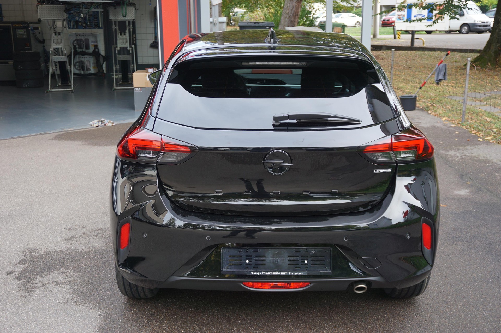 OPEL Corsa 1.2 T Hybrid GS Celebration Edition-image-4