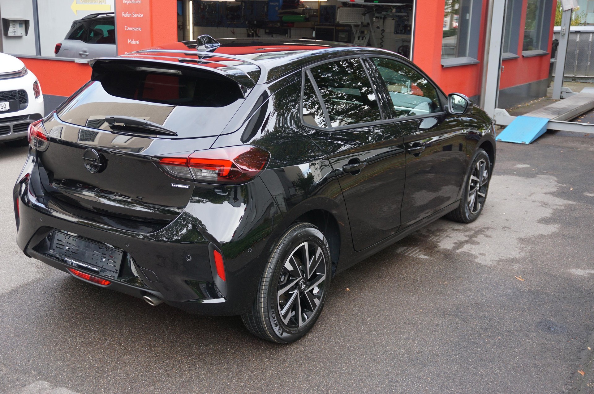 OPEL Corsa 1.2 T Hybrid GS Celebration Edition-image-1
