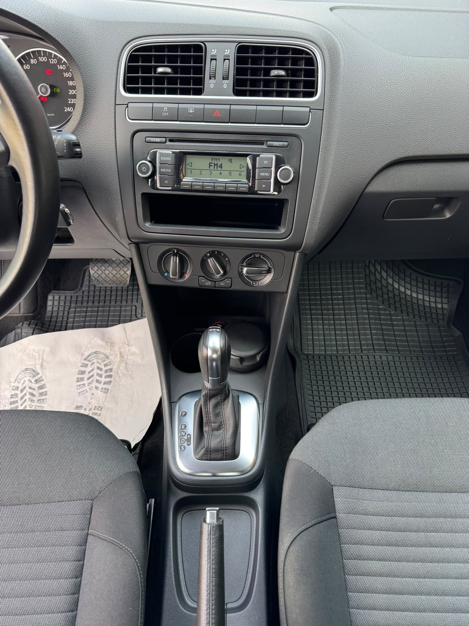 VW Polo 1.2 TSI Comfortline DSG-image-12