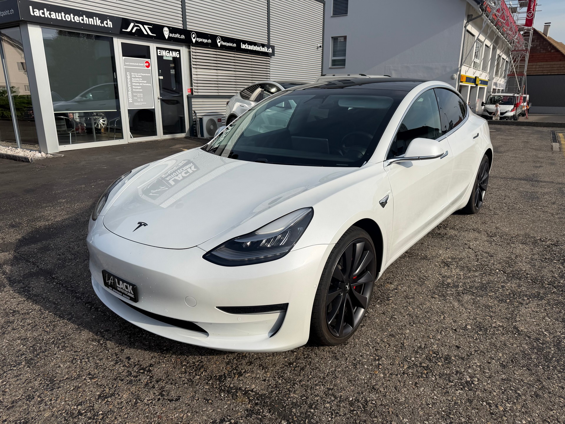 TESLA Model 3 Performance Dual Motor AWD-image-2