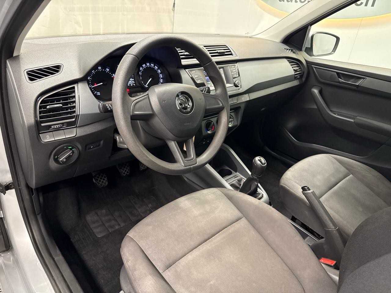 SKODA Fabia 1.0 Active-image-2