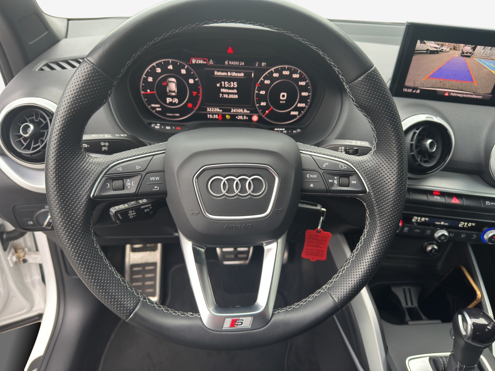 AUDI Q2 35 TFSI S line S-tronic-image-9