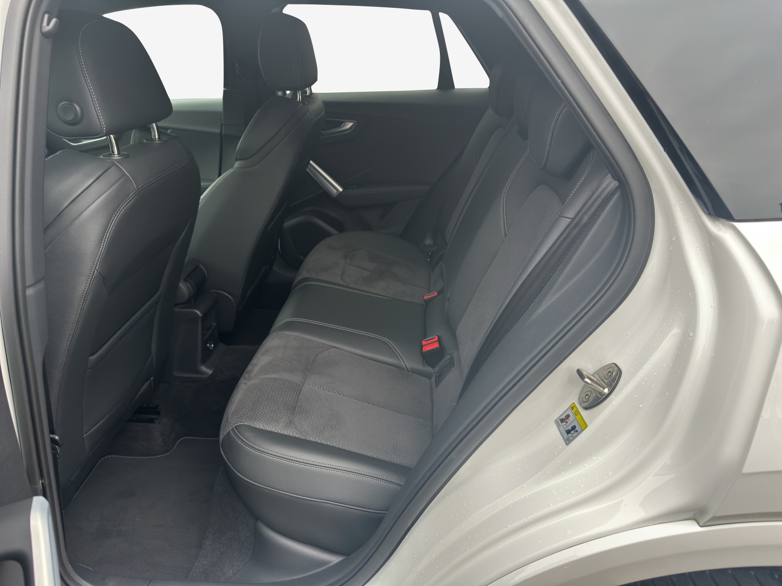 AUDI Q2 35 TFSI S line S-tronic-image-11
