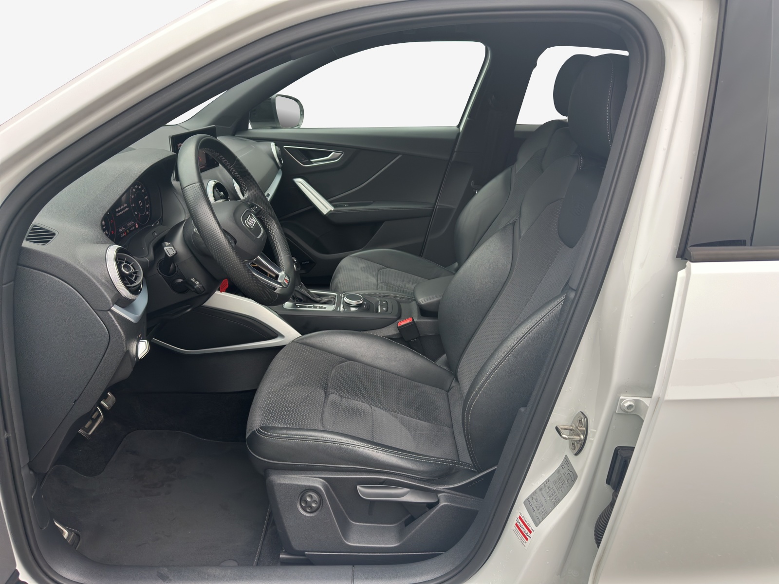 AUDI Q2 35 TFSI S line S-tronic-image-7