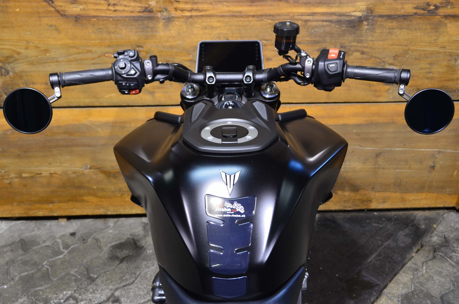 YAMAHA MT-09 35KW-showroom-element-2