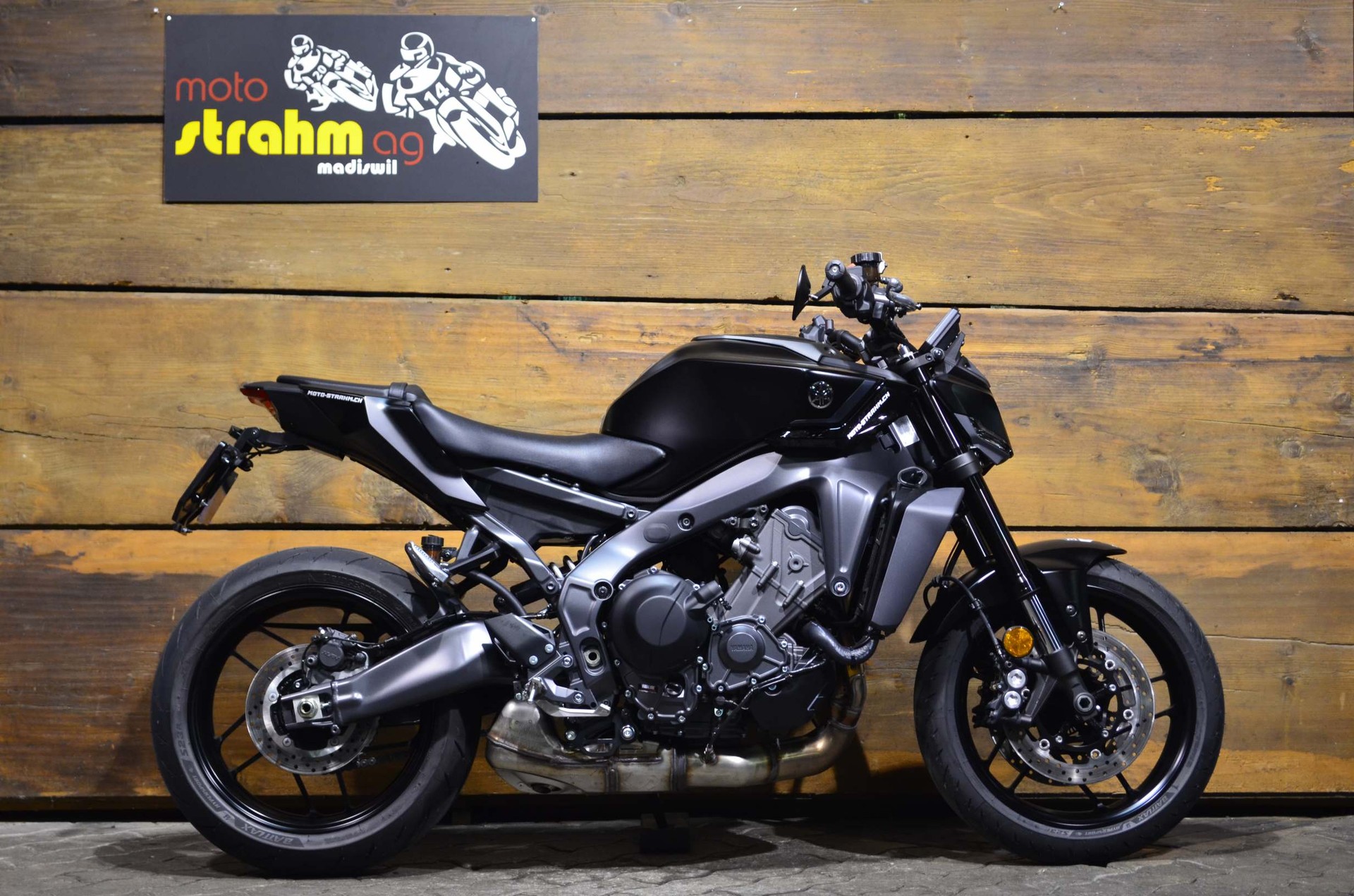 YAMAHA MT-09 35KW-showroom-element-1